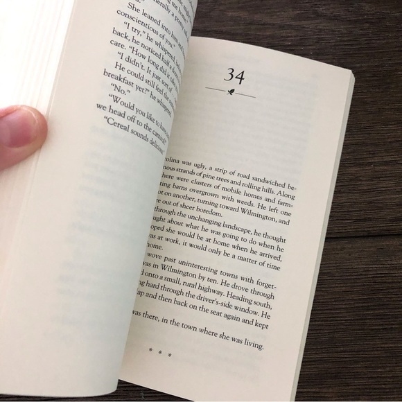 Safe Haven by: Nicholas Sparks paperback book - Picture 2 of 4